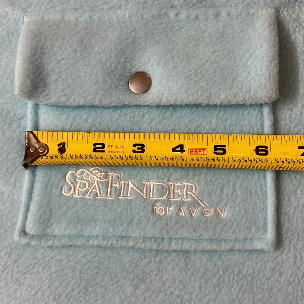🌞 Spa Finder Soft Blue Pocket Throw   44” x 31” w/Snap Pocket Closure 6” x 6”